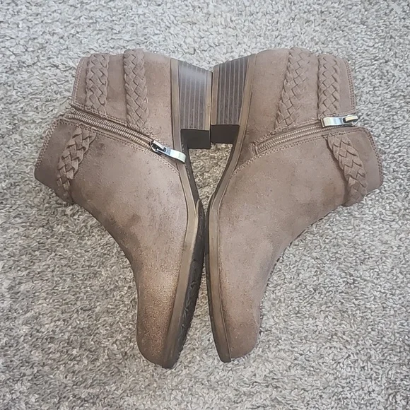 ~Life Stride~ Adriana Bootie - Picture 3 of 8